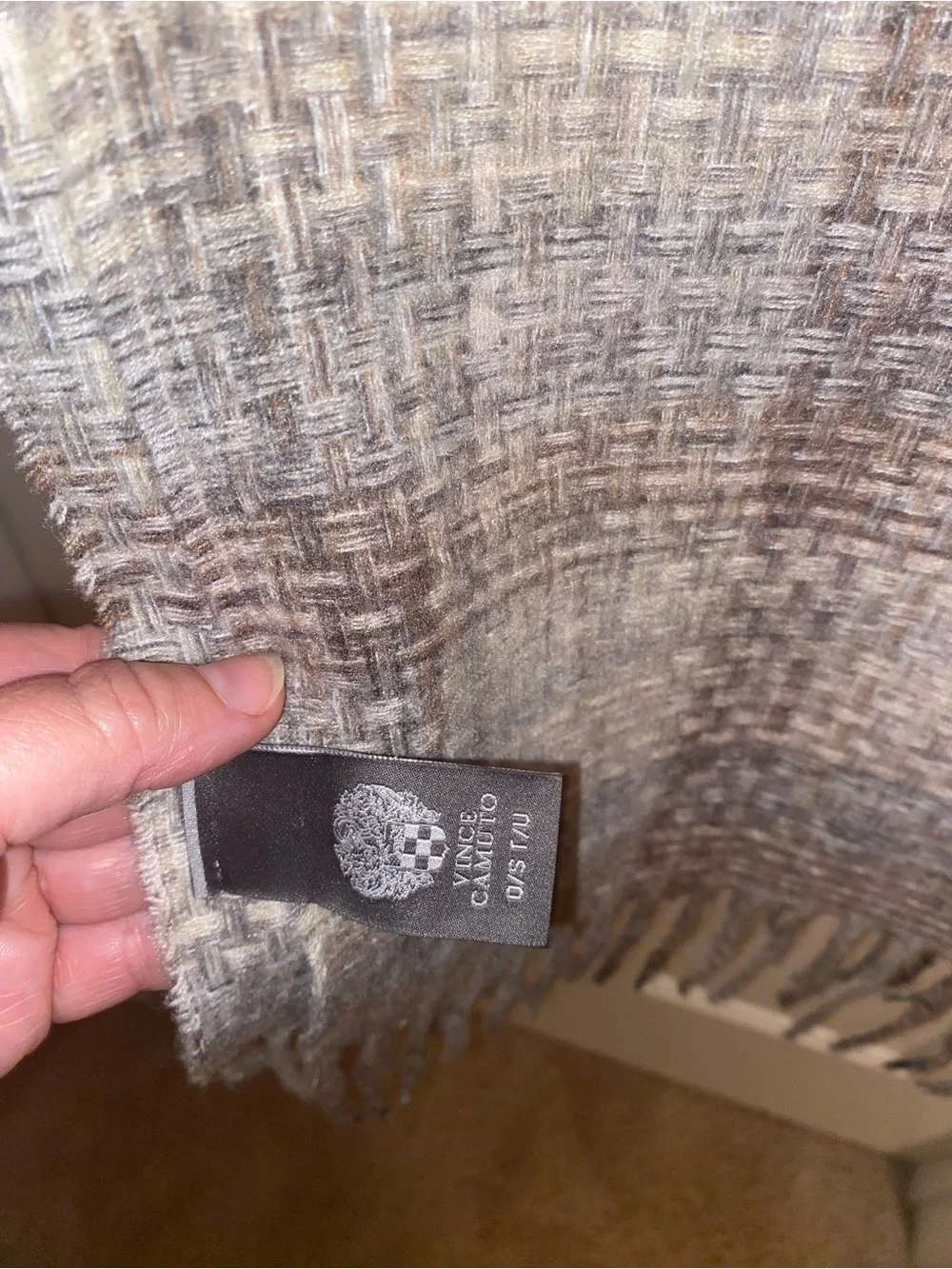 Vince Camuto lightweight woven